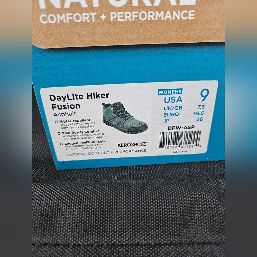 Xero DayLite Hiking Boots Sz 9 - Picture 5 of 6